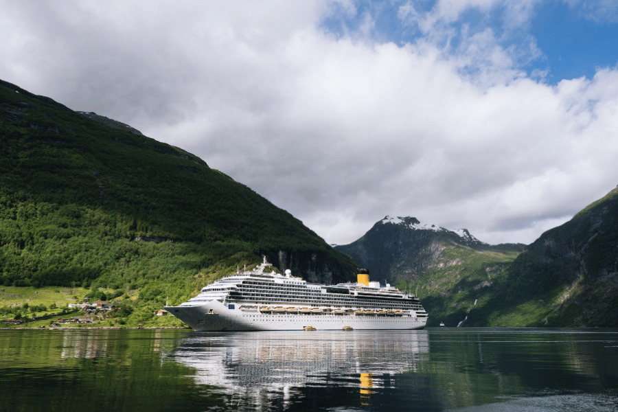 Cruiseboot in Noorwegen